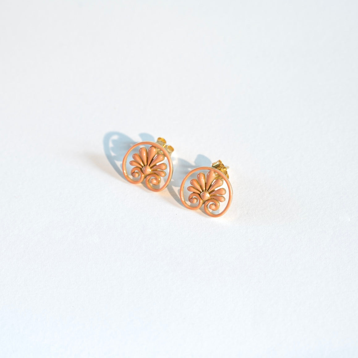 Palmette Earrings Pink